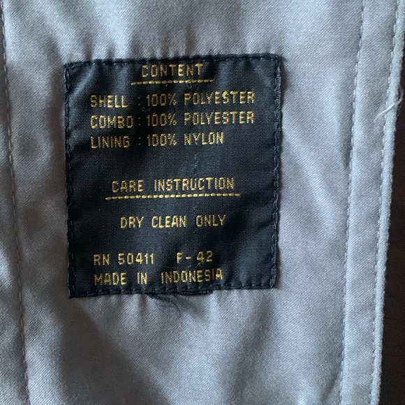 Long Hooded, Button-up Overcoat in Medium Gray (size M to L) - Picture 3 of 3